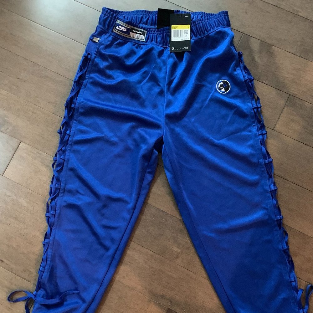 Nike - Picture 2 of 2